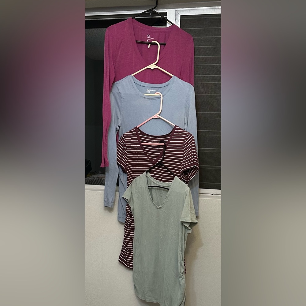 MATERNITY BUNDLE!  4 tops and 1 maternity Bra